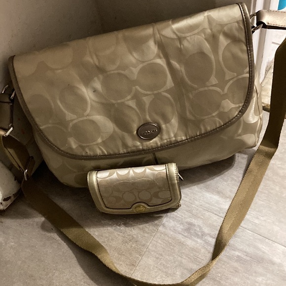 Coach 2piece - Picture 7 of 12